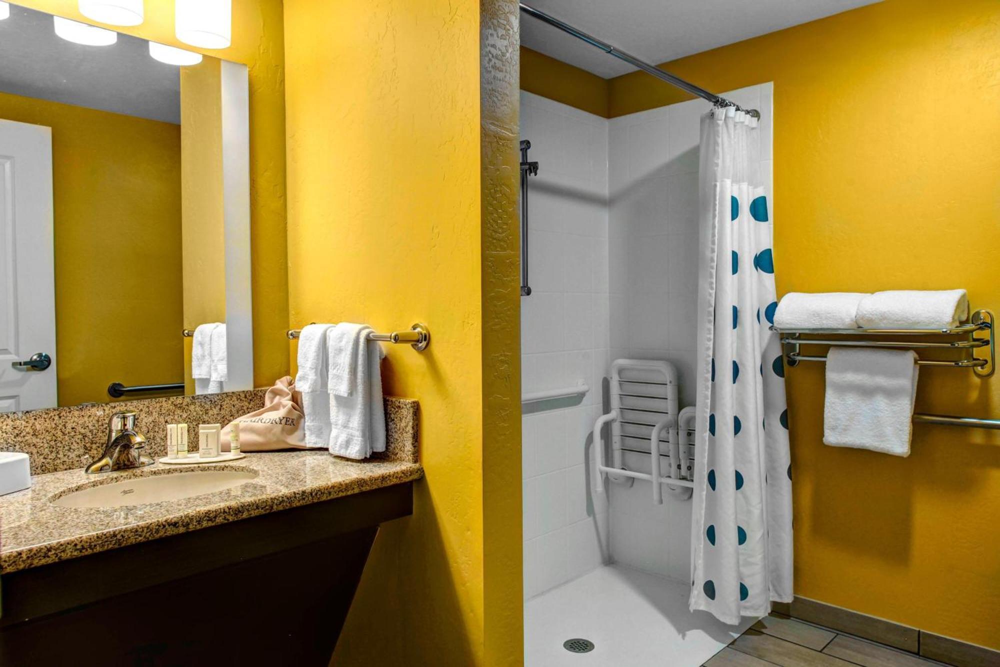 Towneplace Suites By Marriott Bakersfield West Экстерьер фото