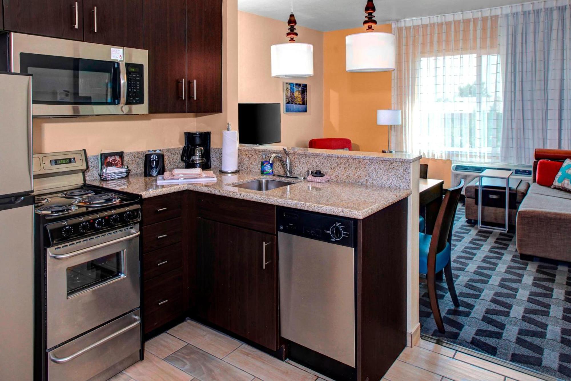 Towneplace Suites By Marriott Bakersfield West Экстерьер фото