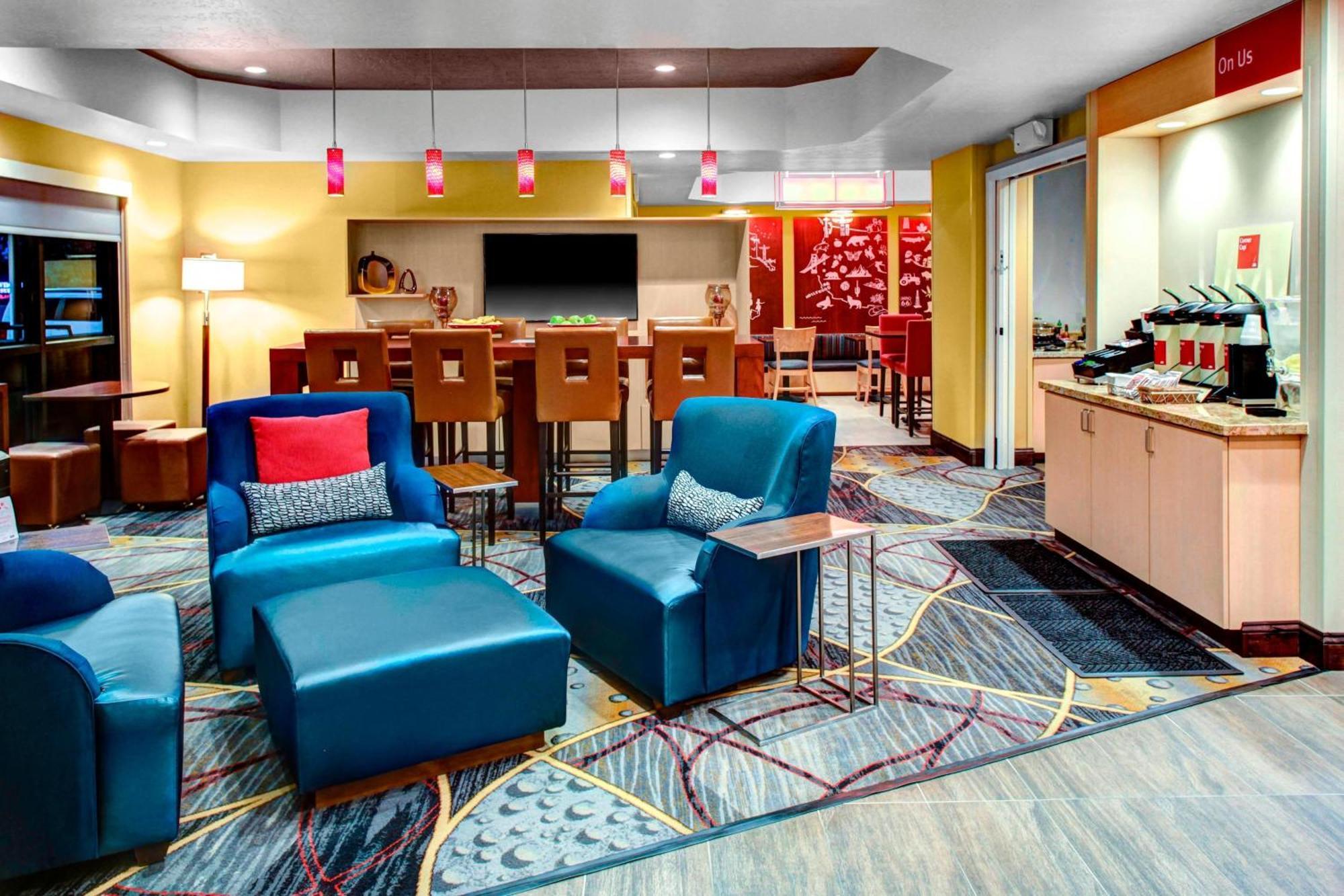 Towneplace Suites By Marriott Bakersfield West Экстерьер фото