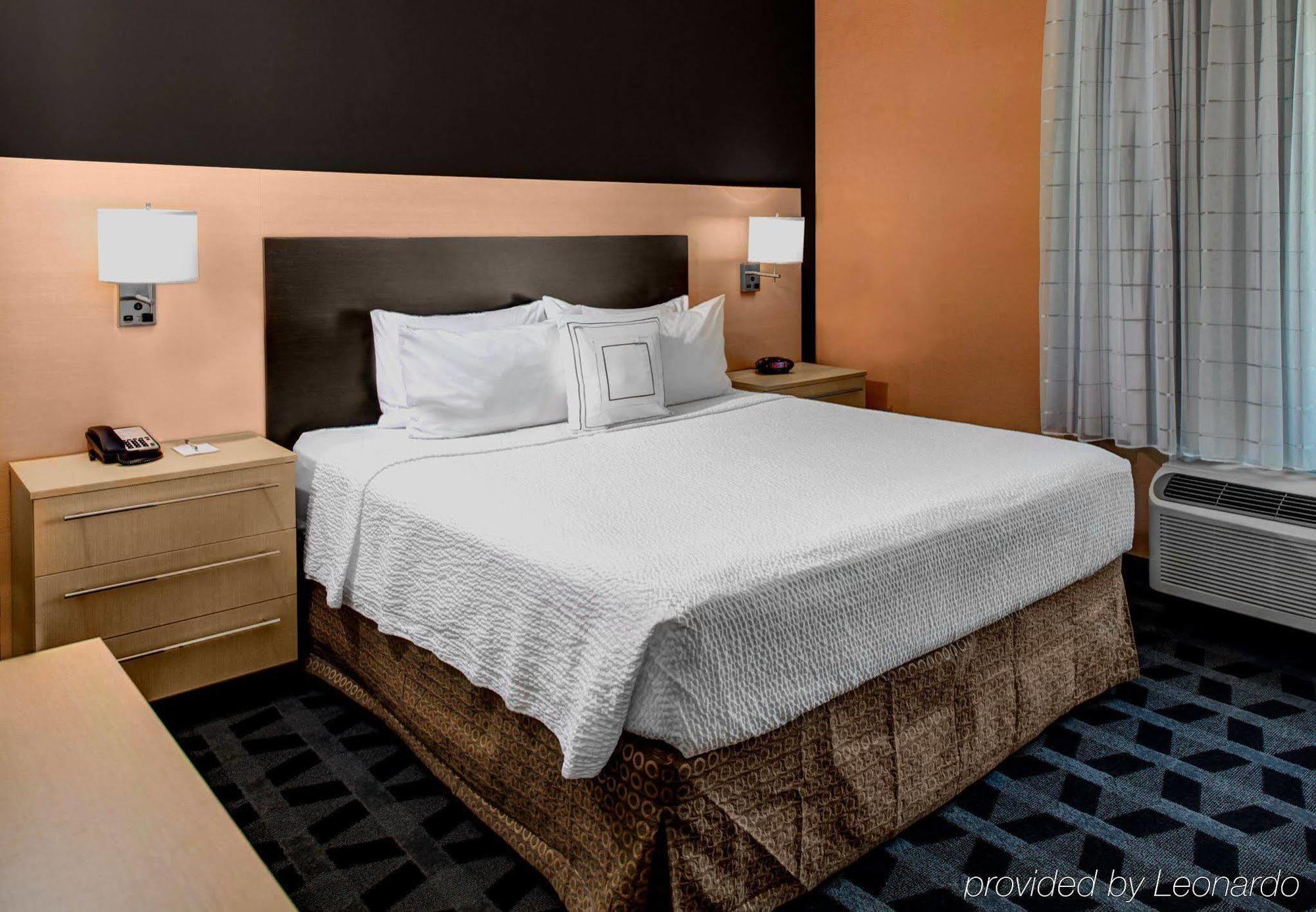 Towneplace Suites By Marriott Bakersfield West Экстерьер фото