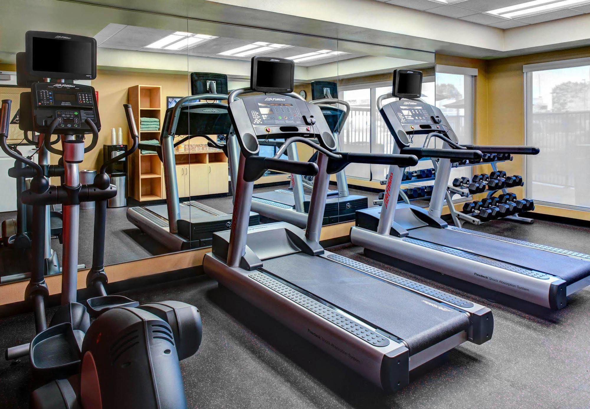 Towneplace Suites By Marriott Bakersfield West Экстерьер фото